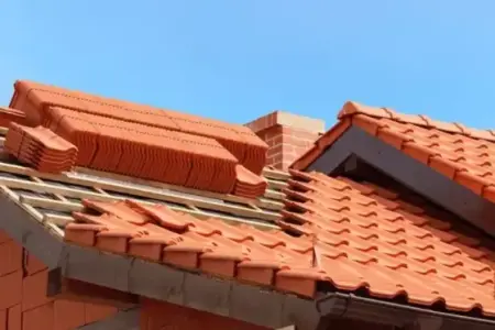 Pose et rénovation de toiture en tuiles à Blasimon